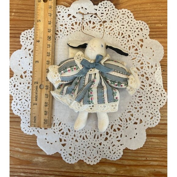 Vintage Handmade Fabric Bunny Blue Floral Eyelet Angel Wings Ornament Easter Spr - Picture 3 of 3